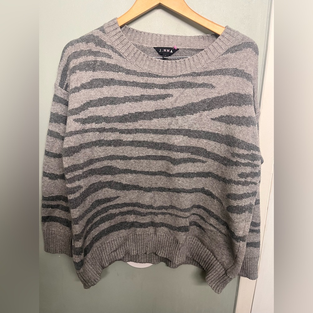 J.NNA sweater